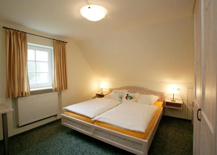 Gæstehus Berggasthof Zur Glocke 3*